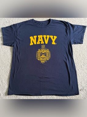 Navy Short-Sleeve Graphic Tee with Yellow Crest